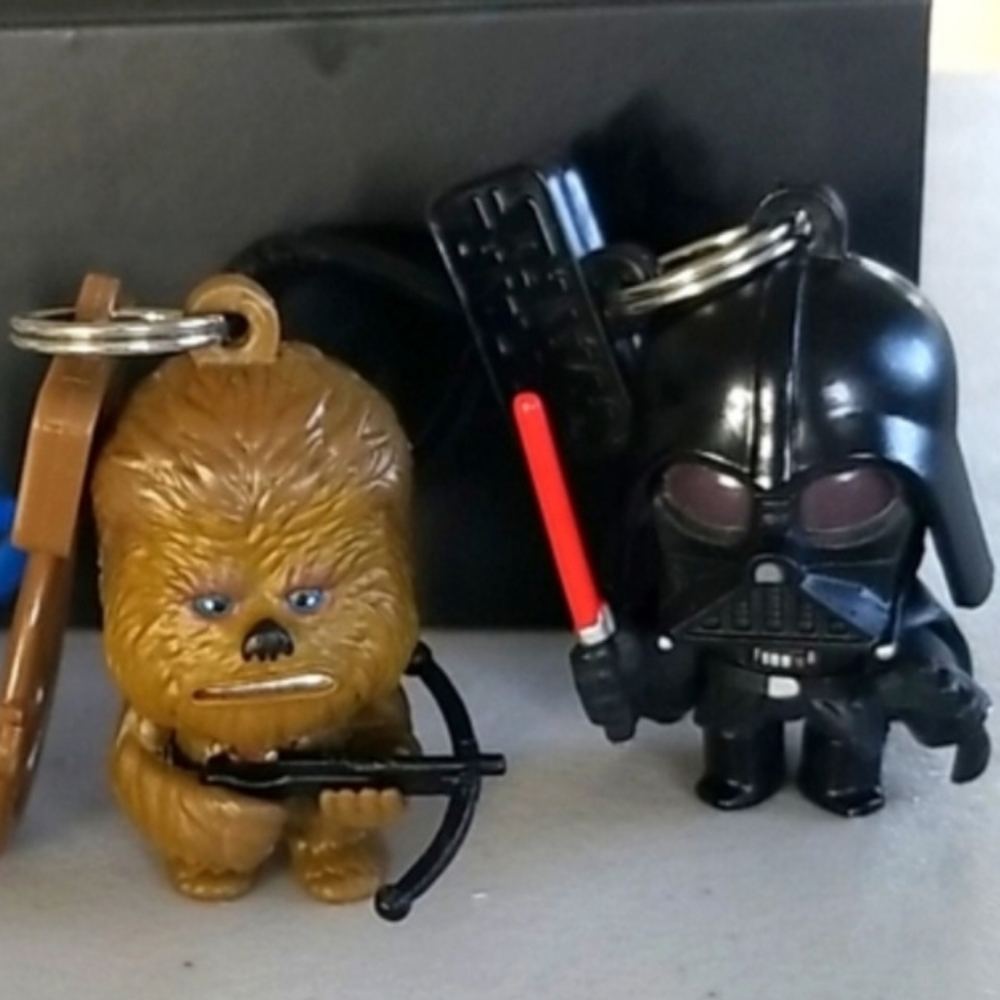 2 Star Wars key chains